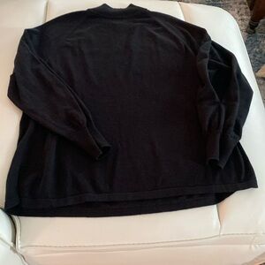 Isaac Mizrahi, black medium weight split sleeve sweater